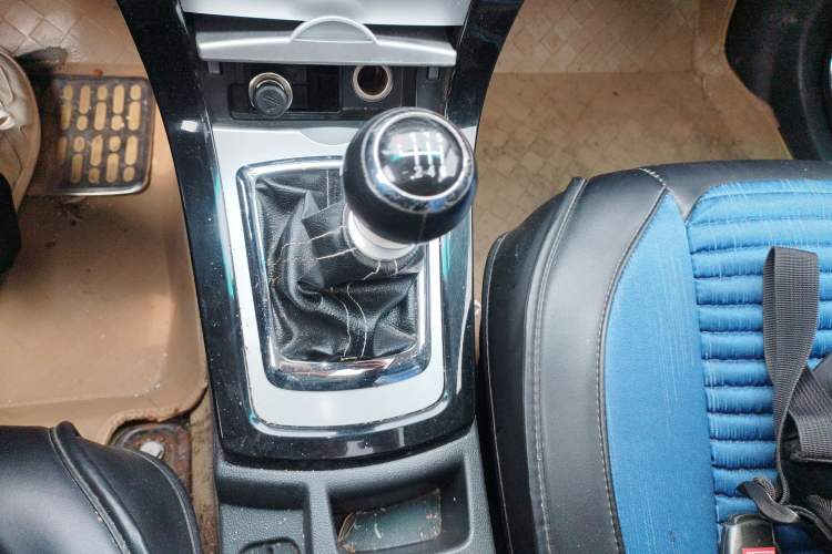 Used BYD Surui 2014 1.5TI Manual Luxury Model
