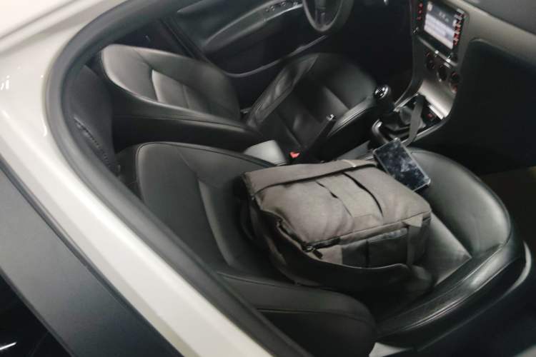 Used Volkswagen Lavida 2013 Restyled Classic 1.6L Manual Comfort Edition Right Front Seat