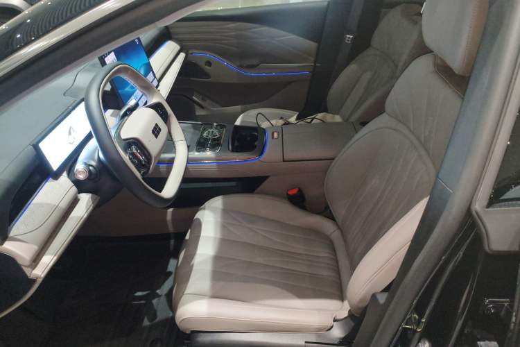 Used Geely Galaxy 8 2025 130km EM-i Deluxe Edition
