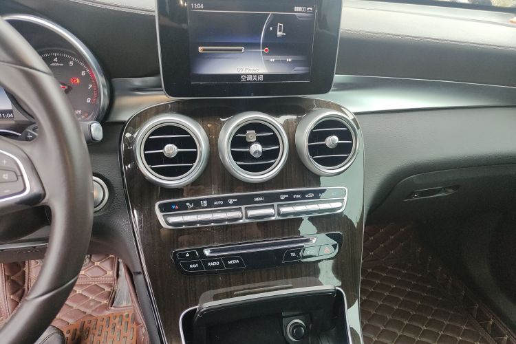 Used Mercedes-Benz GLC 2016 GLC 260 4MATIC Dynamic Edition Audio And AC Panel