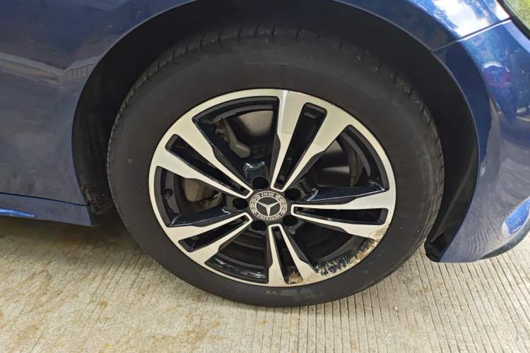 Used Mercedes-Benz C-Class 2018 C 200 Sport Edition Right Front Wheel Hub