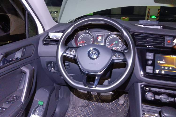 Used Volkswagen Tiguan L 2019 330TSI Automatic Two-Wheel Drive Panoramic Comfort Edition China V Standard