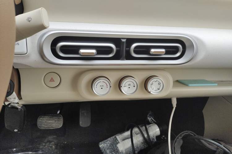 Used Wuling Hongguang MINIEV 2024 3rd Generation 215km Youth Edition
