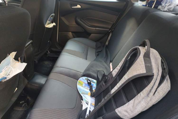 Used Ford Focus 2012 Sedan 1.6L Manual Fashion Edition
