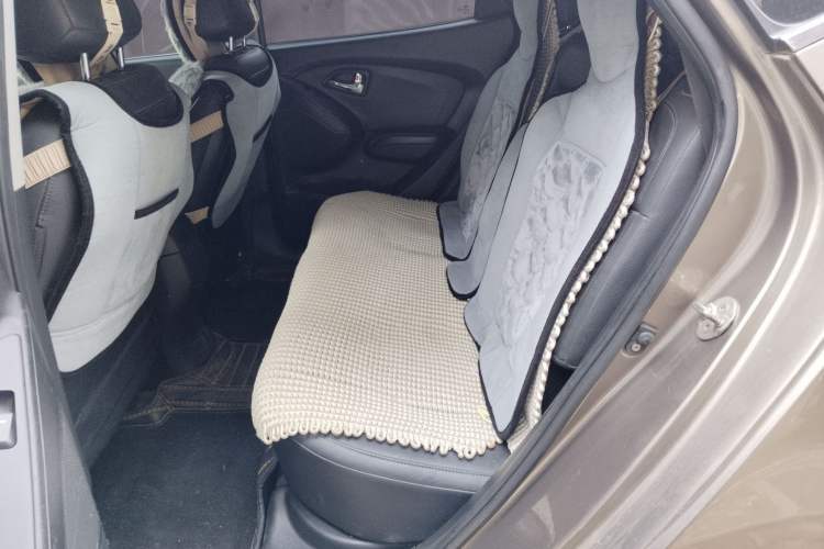 Used Hyundai ix35 2012 2.0L Automatic Two-Wheel Drive Elite Edition GLS
