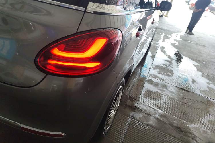 Used Wuling Bingo 2023 333 km Lingxi Connected+ Version
