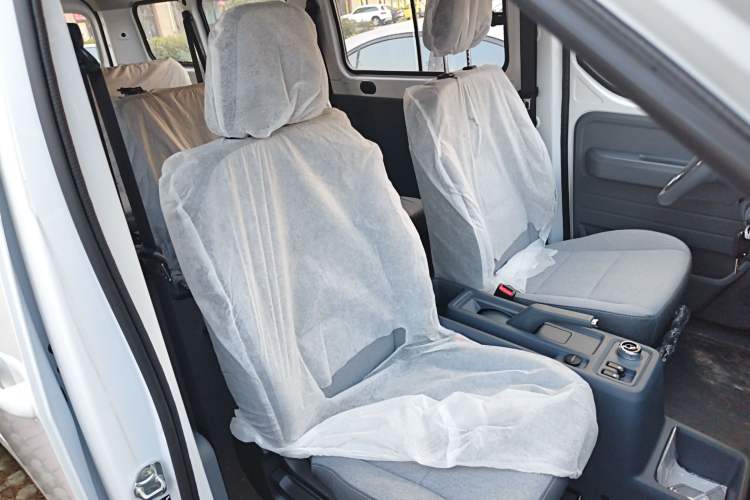 Used Wuling Yangguang 2024 300KM Comfort Version Passenger Van 75kW