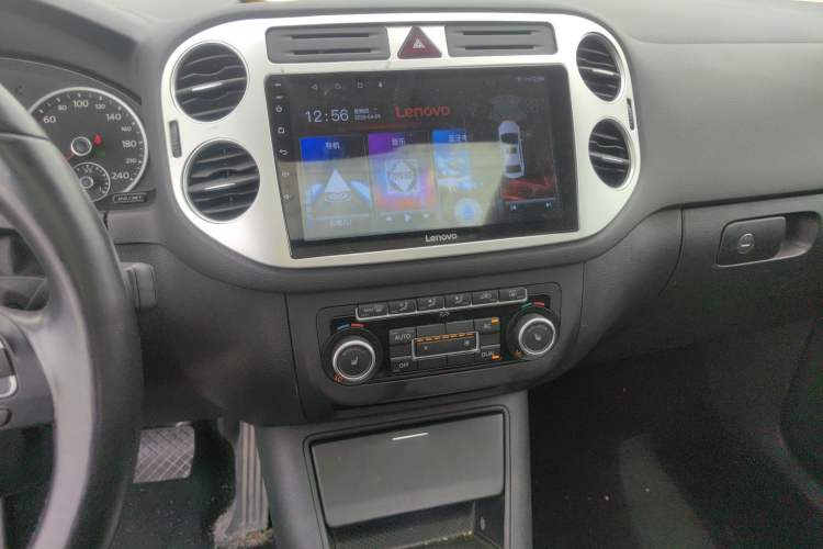 Used Volkswagen Tiguan 2012 1.8TSI Automatic All-Wheel Drive Elite Edition Audio And AC Panel