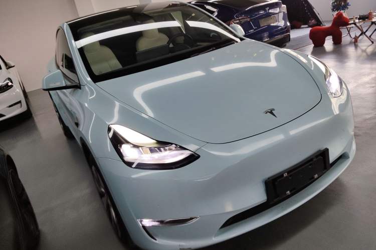 Used Tesla Model Y 2022 Long-Range All-Wheel-Drive Version
