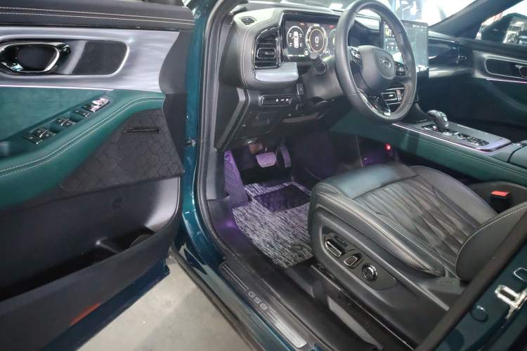 Used GAC Trumpchi GS8 2022 Dual-Engine Series 2.0TM Two-Wheel Drive Prestige Edition (7 Seats)