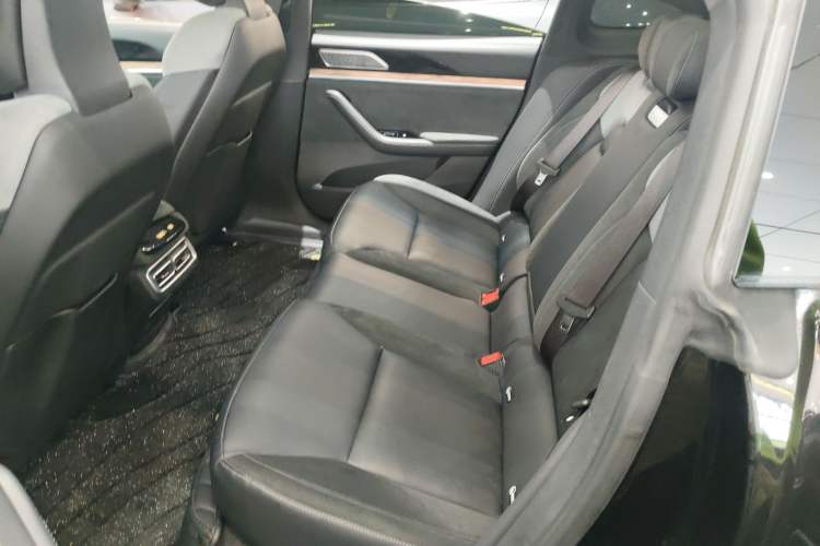 Used NETA S 2022 All-Electric 715 km Range Rear-Drive Deluxe Version Left Rear Seat