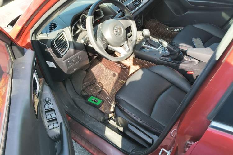 Used Mazda 3 Axela 2016 Hatchback 1.5L Automatic Comfort Model
