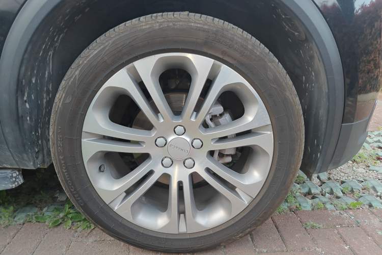 Used Lynk & Co 01 2019 2.0T Two-Wheel-Drive Pro Version China VI Standard Right Front Wheel Hub