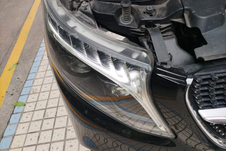 Used Mercedes-Benz V-Class 2022 V 260 L Long-wheelbase Luxury Edition