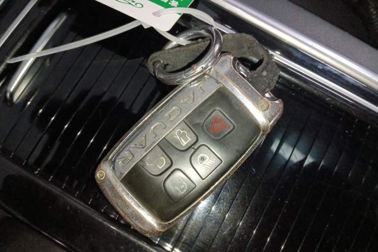 Used Jaguar XF 2016 XF 3.0 SC Two-Wheel-Drive R-Sport Sport Edition
