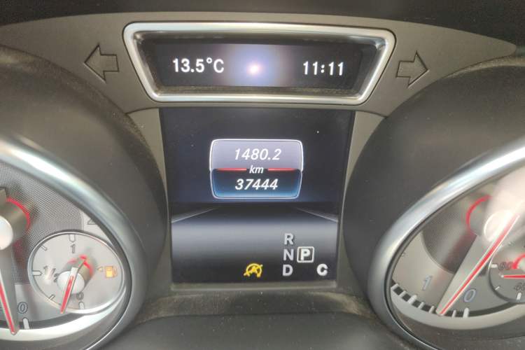 Used Mercedes-Benz CLA 2015 CLA 200 Odometer Close Up