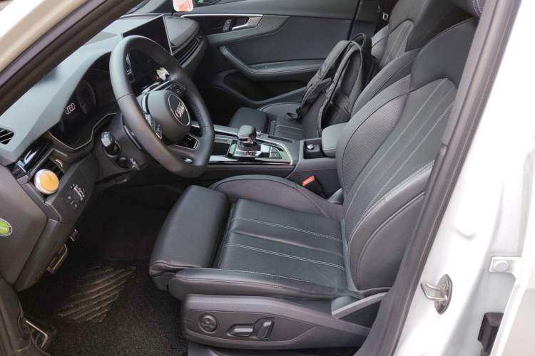 Used Audi A4L 2023 40 TFSI Luxury Dynamic Model
