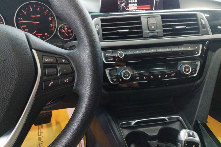 Used BMW 3 Series 2016 320Li Fashion Model Audio And AC Panel
