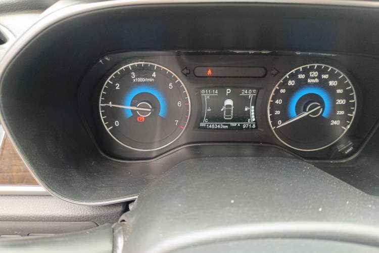 Used Dongfeng Fengon 580 2017 1.5T CVT Smart Style Model Odometer Close Up