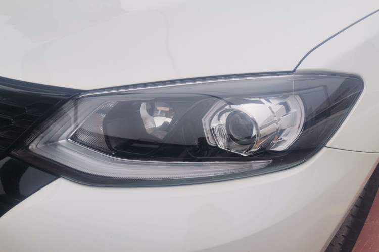 Used Nissan Tiida 2024 1.6L CVT Smart Drive Edition Left Front Headlight