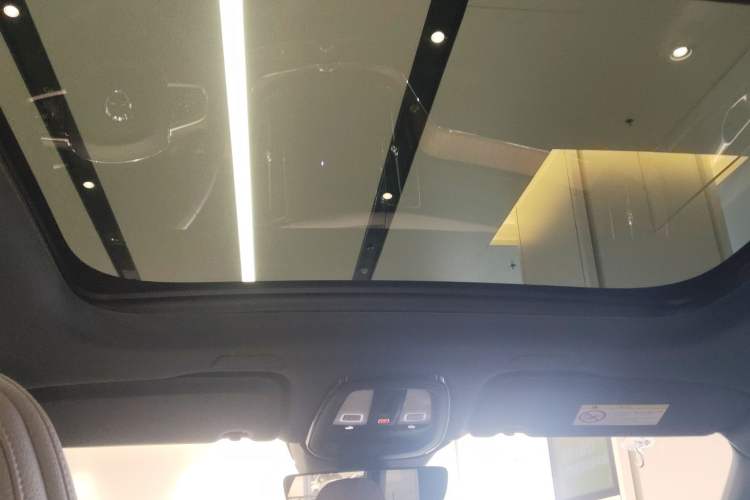 Used Volvo XC60 New Energy 2024 T8 Plug-in Hybrid Long-Range All-Wheel Drive Smart Luxury Edition Headliner