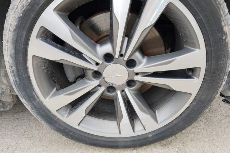 Used Mercedes-Benz E-Class 2014 Restyled E 260 L Sport Edition Right Front Wheel Hub