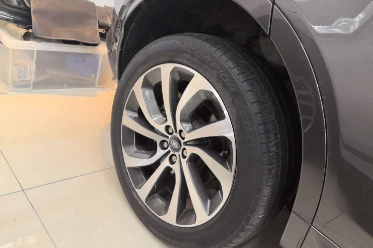 Used Land Rover Discovery Sport 2022 249 PS R-Dynamic S Performance Edition 5 Seats Exterior 4