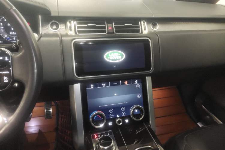 Used Land Rover Range 2020 3.0 L6 Long-Wheelbase Legacy Audio And AC Panel