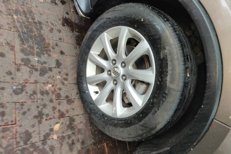 Used Buick Envision 2018 20T Two-Wheel-Drive Leading Model Right Front Wheel Hub