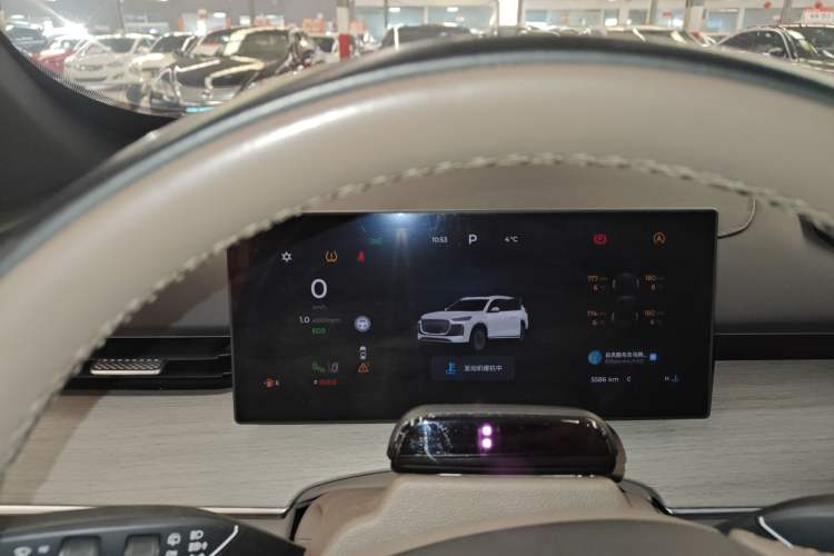 Used Chery Tiggo 8 PLUS 2025 290TGDI DCT Prestige 5-Seater
