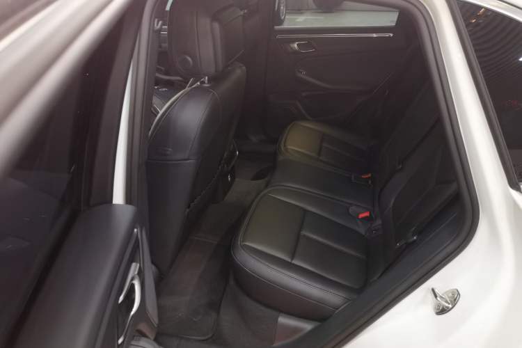 Used Porsche Macan 2024 Macan 2.0T Left Rear Seat