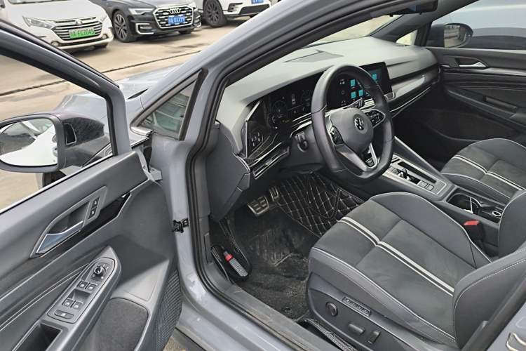 Used Volkswagen Golf 2021 280TSI DSG R-Line Driver Seat