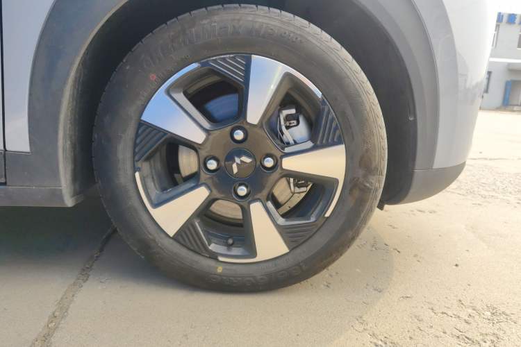 Used Wuling Bingo PLUS 2024 330 km Range Five-Seater Version