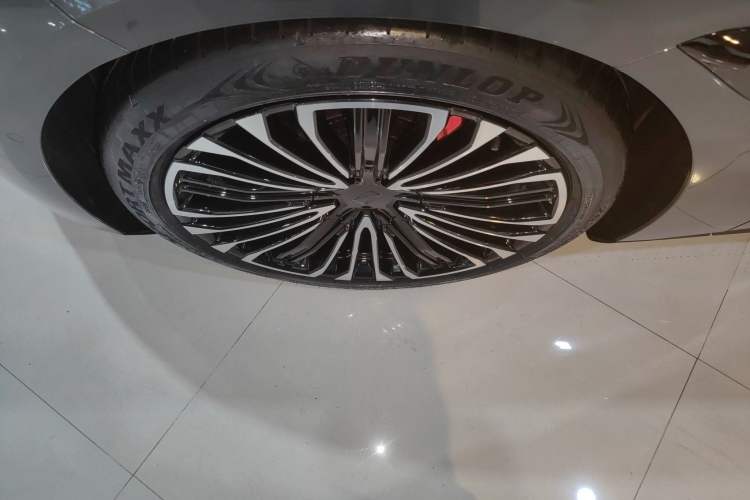 Used Avatr 12 2025 Updated Ultra All-Electric Four-Wheel Drive