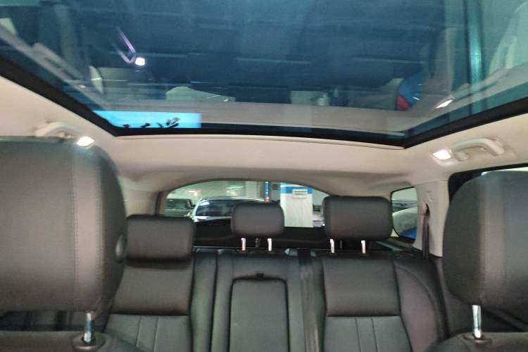 Used Land Rover Discovery Sport 2019 240 PS SE Version China VI Standard