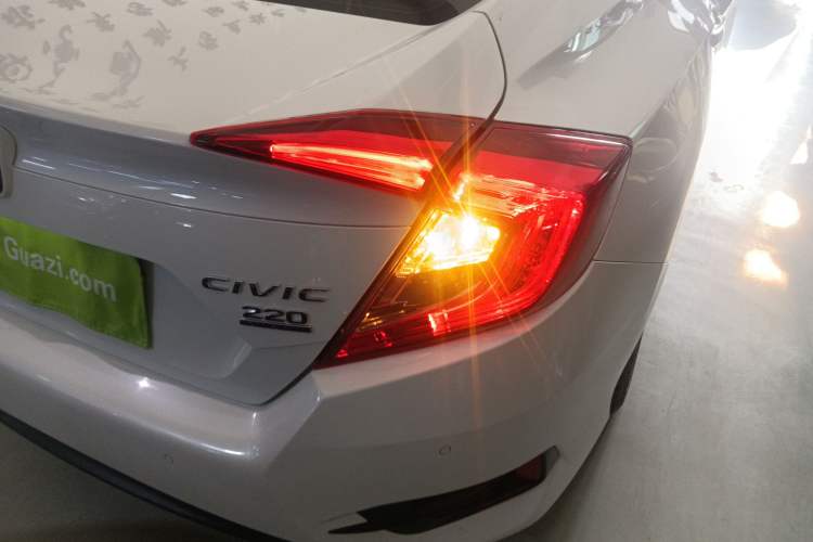 Used Honda Civic 2016 220TURBO Manual Luxury Edition