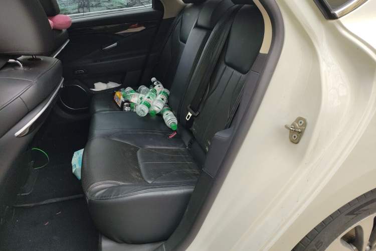 Used Geely Auto Emgrand GT 2015 1.8T Flagship Model
