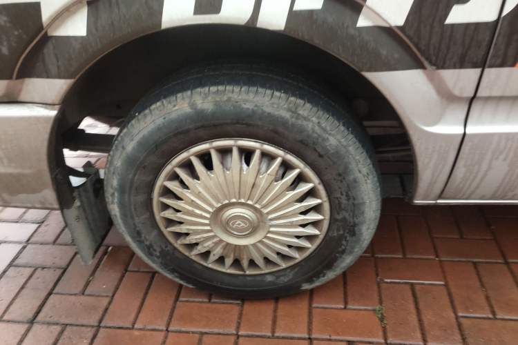 Used SAIC MAXUS Xintu V80 2023 2.0T Manual Classic Aoyuntong Short Wheelbase Ultra-Low Roof 5/6-Seater Right Rear Wheel Hub