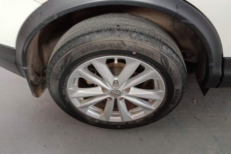 Used Nissan Qashqai 2016 2.0L CVT Elite Edition Exterior 5