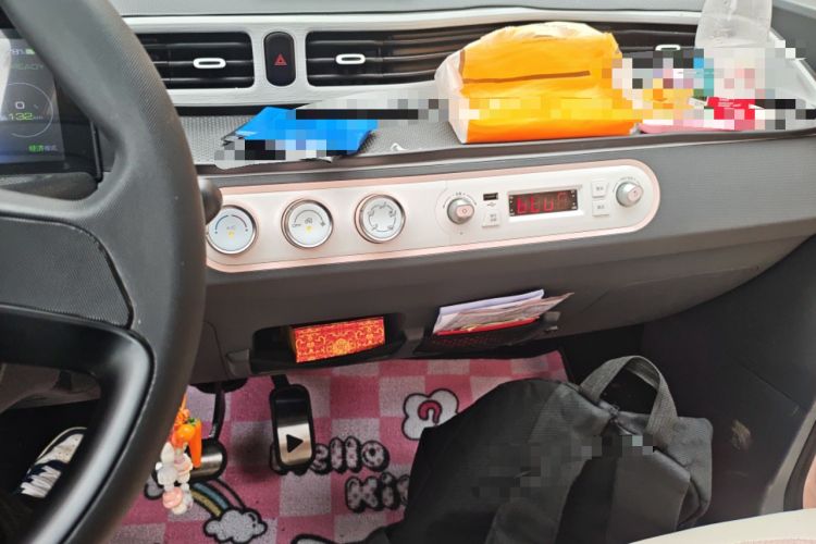 Used Wuling Hongguang MINIEV 2021 Macaron Premium Model – Lithium Iron Phosphate Audio And AC Panel