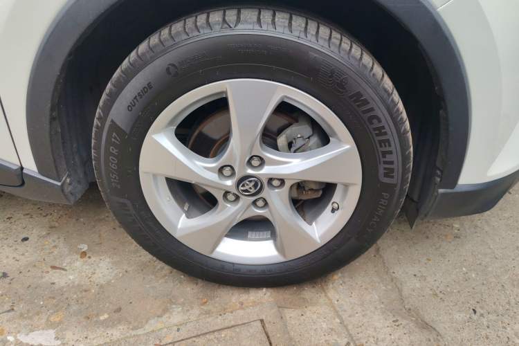 Used Toyota C-HR 2018 2.0L Elite Edition China V standard Right Front Wheel Hub