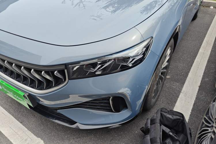 Used VOYAH FREE 2021 Four-Wheel Drive Standard Range-Extended Exclusive Luxury Package Left Front Headlight