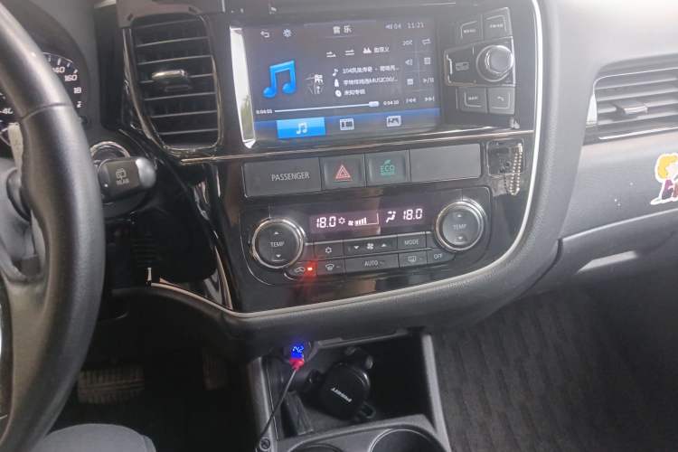 Used Mitsubishi Outlander 2016 2.4L 4x4 Elite Edition 7-Seater