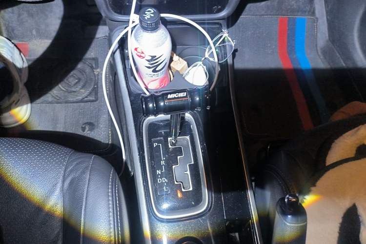 Used Mitsubishi Outlander 2017 2.0L Two-Wheel Drive Glory Edition 5 Seats Gear Lever