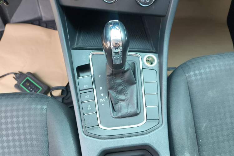 Used Volkswagen Bora 2019 1.5L Automatic Fashion Model Gear Lever