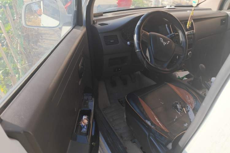 Used Wuling Rongguang V 2016 1.5L Standard Version Driver Seat