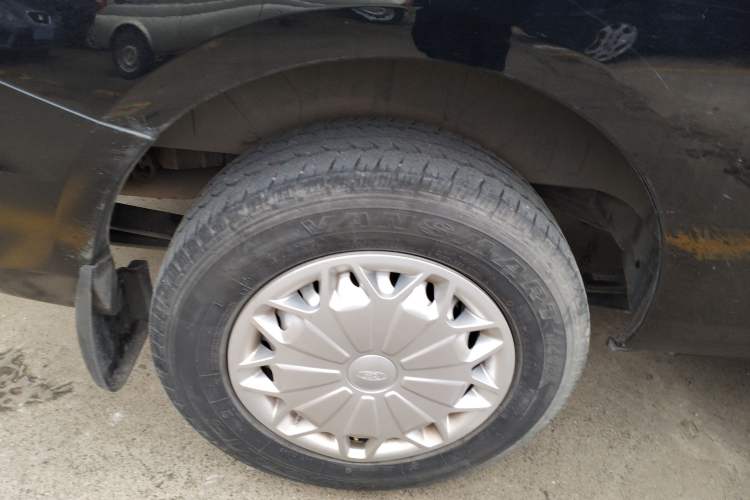 Used Ford Transit 2023 2.0T Gasoline Automatic Business & Travel Model Mid-axle Medium Roof 7/8/9-Seater