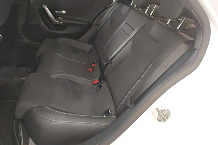 Used Mercedes-Benz A-Class 2022 Revised Version A 200 L Sport Sedan Fashionable Style
