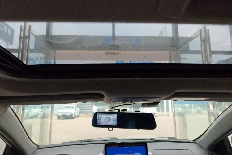 Used Toyota YARiS L Zhi Xuan 2015 1.5G Automatic Xuan Dong Sunroof Special Edition Headliner