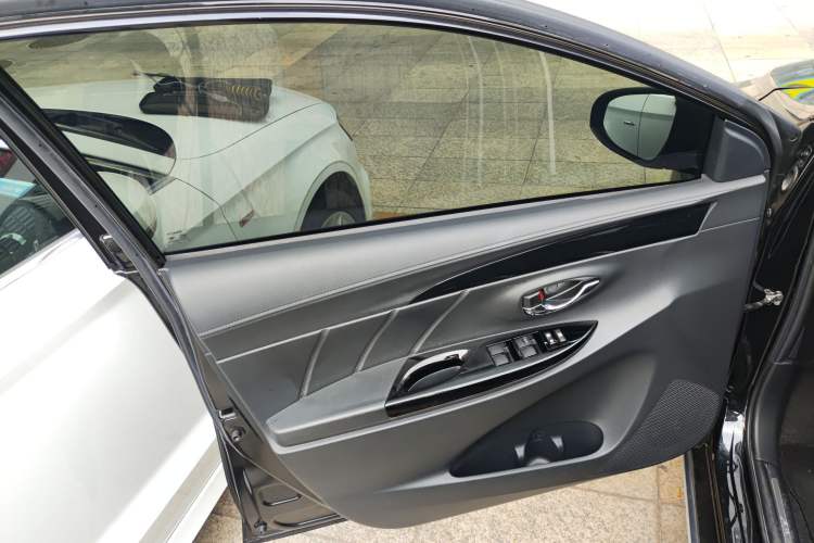 Used Toyota YARiS L Zhi Xuan 2022 X-Trail 1.5L CVT Luxury PLUS Edition